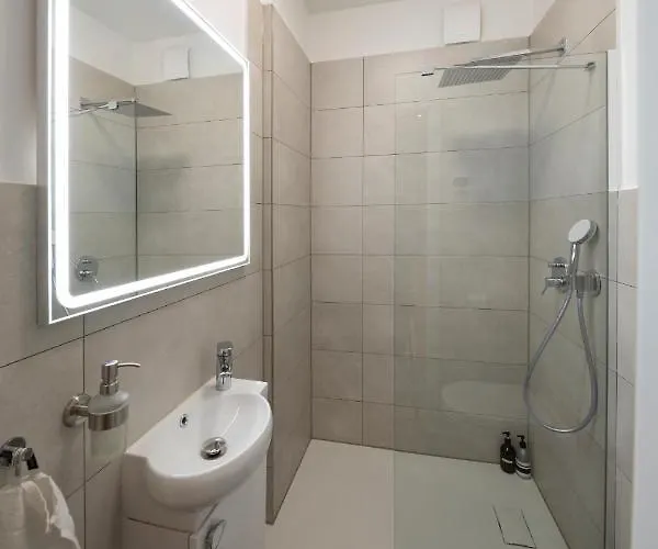 Jaybnb - Direkt Am Hafen Mit Terrasse Und Uhd Tv *