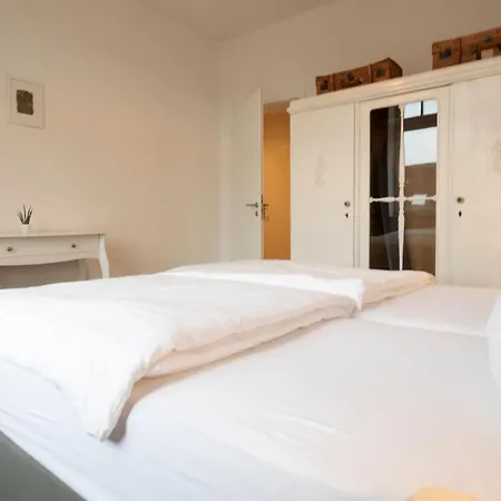 Jaybnb - Direkt Am Hafen Mit Terrasse Und Uhd Tv