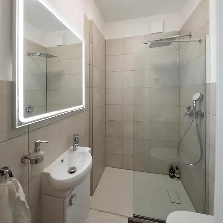 Jaybnb - Direkt Am Hafen Mit Terrasse Und Uhd Tv *